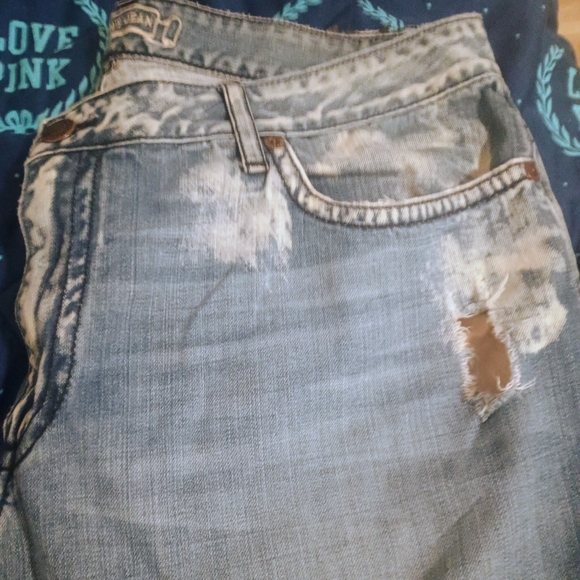 Women's Distressed Blue Jeans
